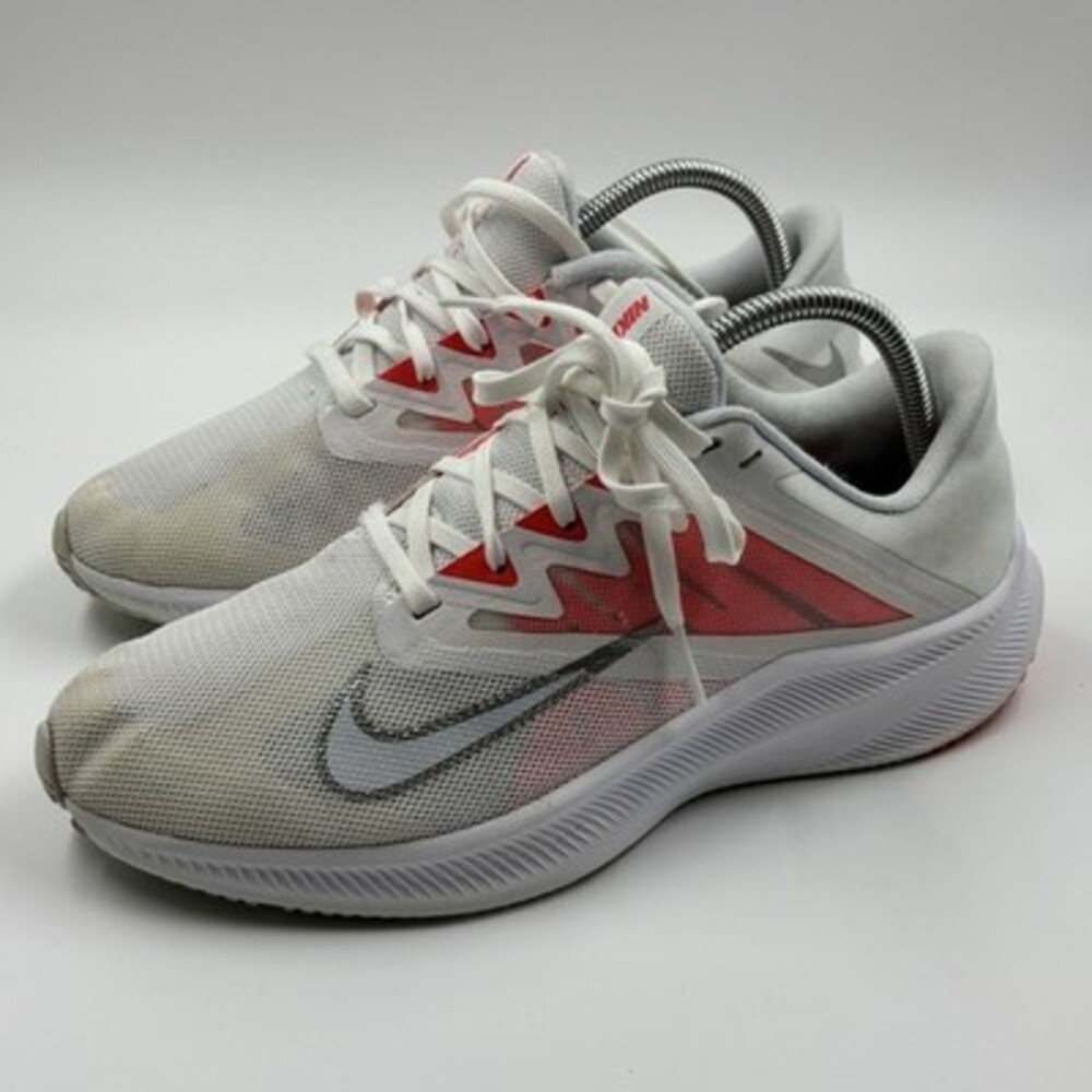 Nike Quest 3 White Silver Bright Crimson CD0232-105 Women's Size 9